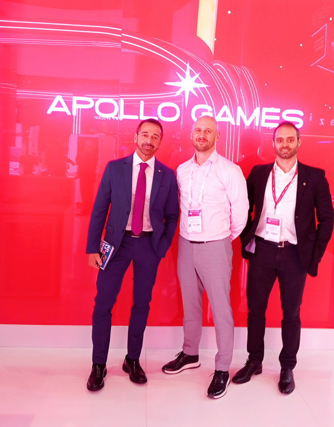 Izq. a der.: Antonio Luis Gil - Legal & Complace Manager, Infinity Gaming; Petr Mistrik - COO Apollo Games; Rodrigo Ferrando - director técnico, Infinity Gaming