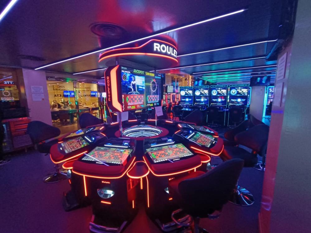 Bingo Billares acoge la primera Ruleta ZUUM GRAND CRYSTAL 2 PREMIUM 10.0 Circular de INFINITY GAMING ya homologada en Cataluña