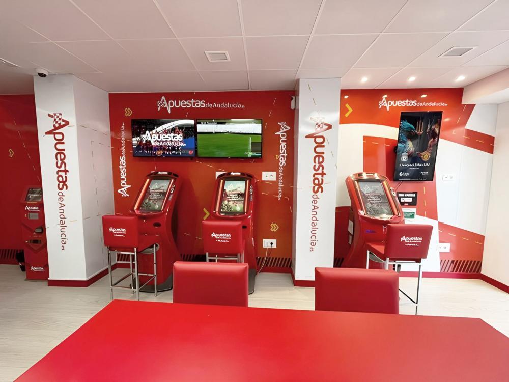 Apuestas de Andalucía inaugura nuevo 'Betshop' en Málaga
FOTOS