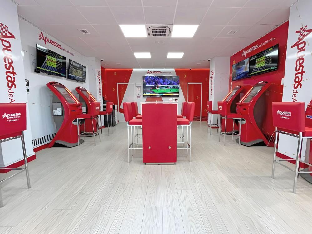Apuestas de Andalucía inaugura nuevo 'Betshop' en Málaga
FOTOS