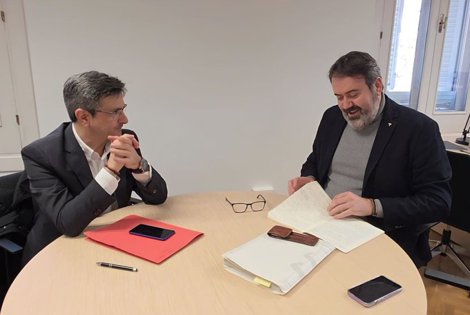 El Ministerio de Juventud e Infancia aborda la regulación de cajas de botín con el Director General de Juego