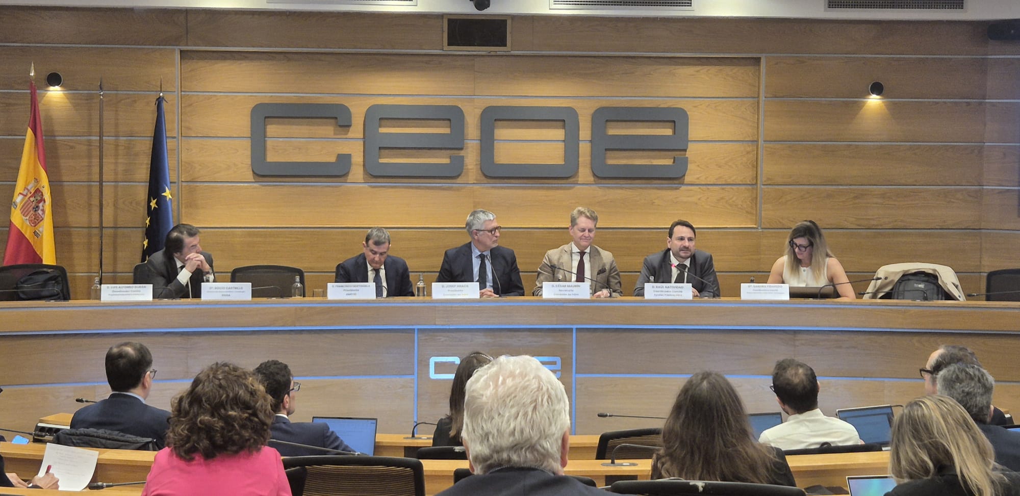 Club de Convergentes participa en la Comisión de I+D+i de CEOE para impulsar la innovación en la industria del juego