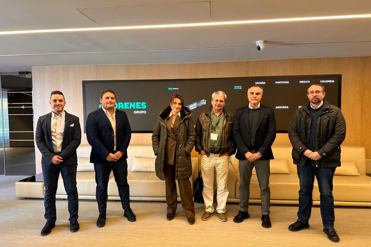 Visita de la Universidad Politécnica de Cartagena al Grupo Orenes para Fortalecer Vínculos con la Industria