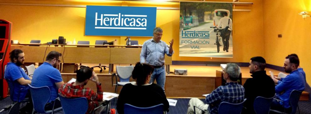 El Grupo Díaz Carbajosa refuerza su compromiso con la seguridad vial mediante una jornada formativa para sus empleados