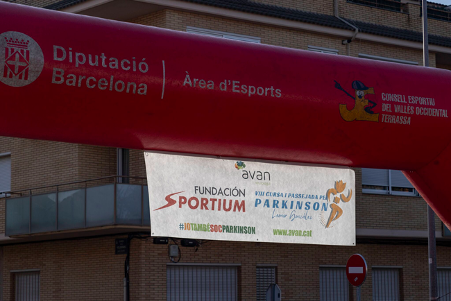Fundación Sportium con la VIII Cursa i Passejada pel Parkinson en Terrassa con récord de participación