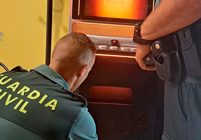 Un empleado de salón, investigado por quedarse con casi 61.000 euros
