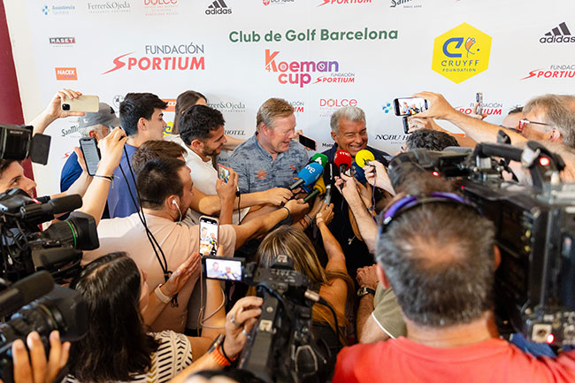Fundación Sportium reúne a los desavenidos Koeman y Laporta por el bien del Barça