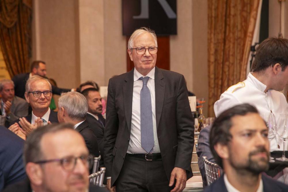 El emotivo homenaje a los hermanos González Fuentes con la poesía de Luis Alberto de Cuenca