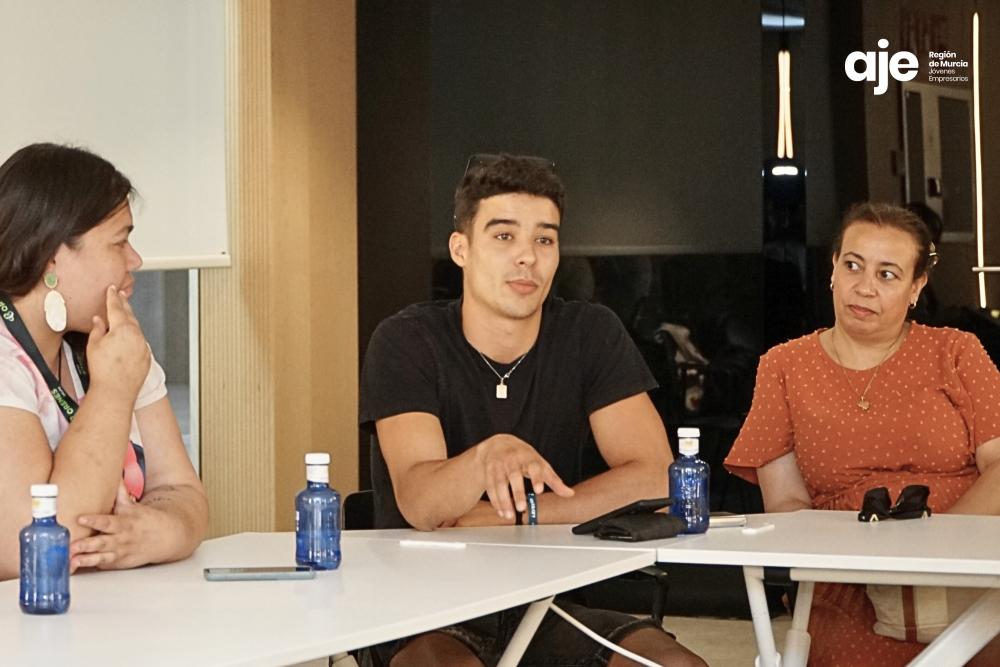 AJE Región de Murcia y Grupo Orenes celebran el Súpercafé