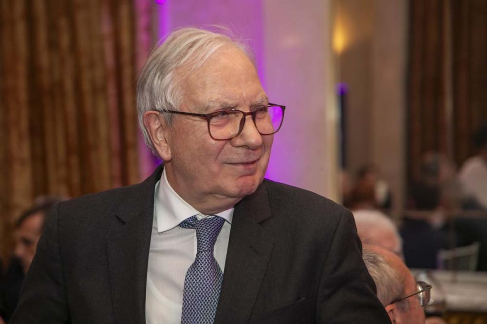 El emotivo homenaje a los hermanos González Fuentes con la poesía de Luis Alberto de Cuenca