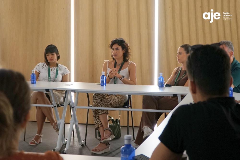 AJE Región de Murcia y Grupo Orenes celebran el Súpercafé