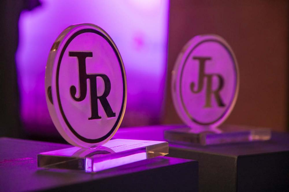 Así es la joya artesanal y exclusiva de la Real Fábrica de Cristal creada para los Premiados al Juego Responsable y RSC