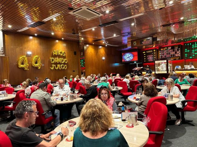 Bingo Sporting de Gijón celebra 44 años con renovación de sus instalaciones