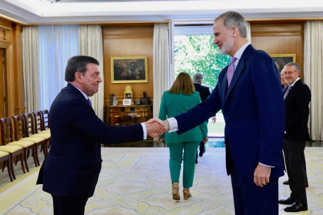 El Rey Felipe VI recibe a los patronos del Centro Nacional del Vidrio, creador de los galardones de los Premios al Juego Responsable