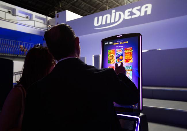 Moody's eleva la calificación de Cirsa a B1 desde B2 tras su OPI