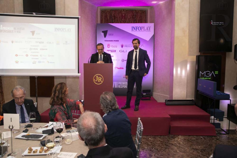 VÍDEO:
Interpol entrega el Premio a la Integración de Personas con Discapacidad para ADMIRAL y agradece a Jacqueline Mecinas su apoyo
