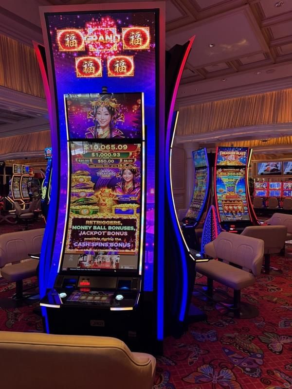 IGT lanza el Lujoso Gabinete RISE55™