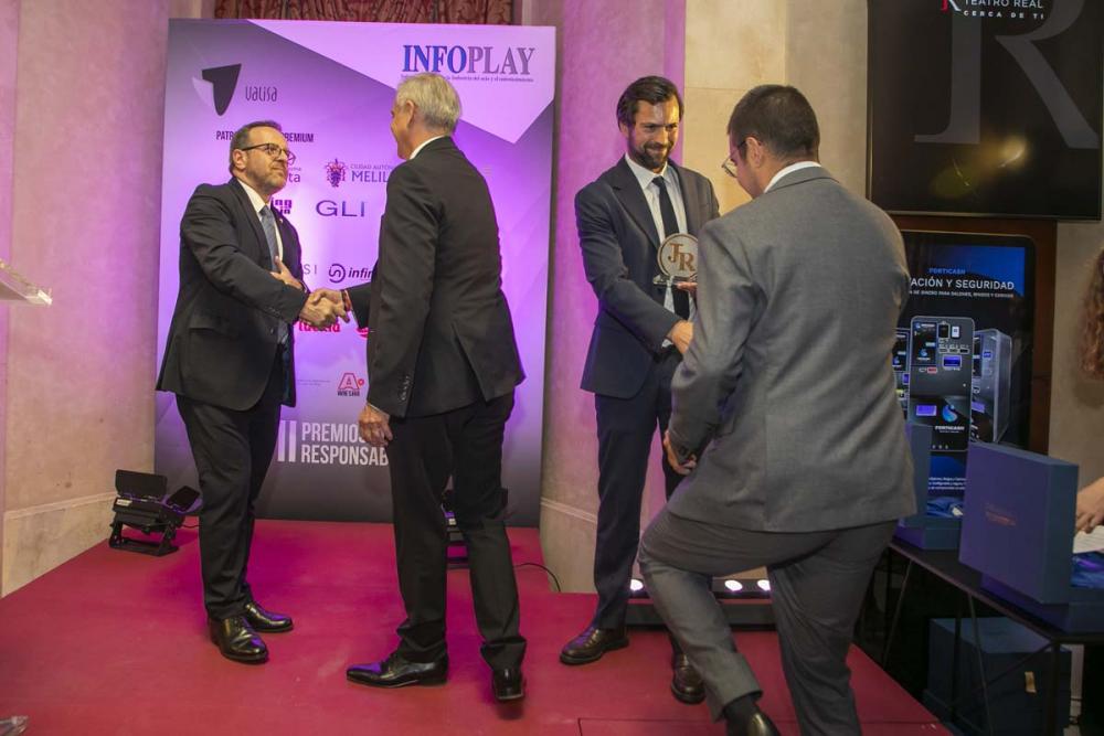 VÍDEO:
Interpol entrega el Premio a la Integración de Personas con Discapacidad para ADMIRAL y agradece a Jacqueline Mecinas su apoyo