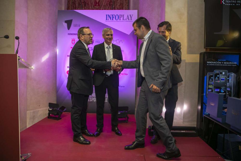 VÍDEO:
Interpol entrega el Premio a la Integración de Personas con Discapacidad para ADMIRAL y agradece a Jacqueline Mecinas su apoyo