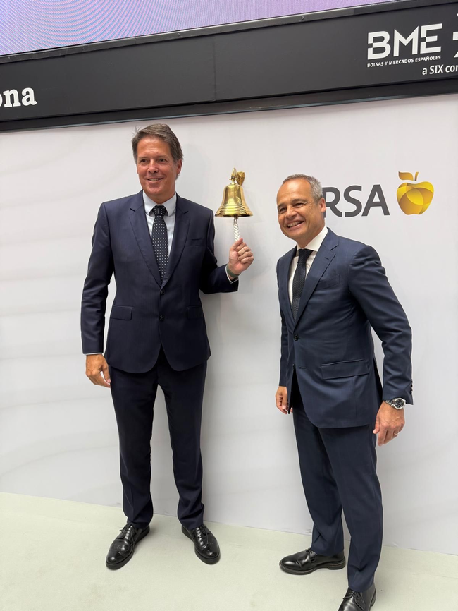 FOTOS: Joaquim Agut, Josep Maria Casas, Carlos Duelo, Xavi Serra o Alberto Eljarrat, entre los directivos en el toque de campana del debut de Cirsa en la Bolsa de Barcelona