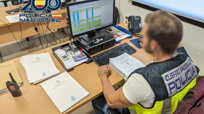Detenido en Alicante tras intentar robar 20.000 euros de una máquina con el método del