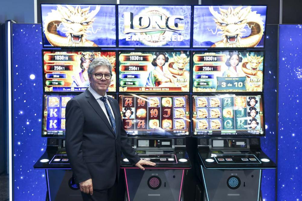 MERKUR DOSNIHA derrocha ambición en Torremolinos