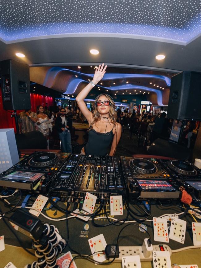 Casino Río trae a Bogotá la tendencia coffee party con Latte Sessions: café, música y entretenimiento responsable