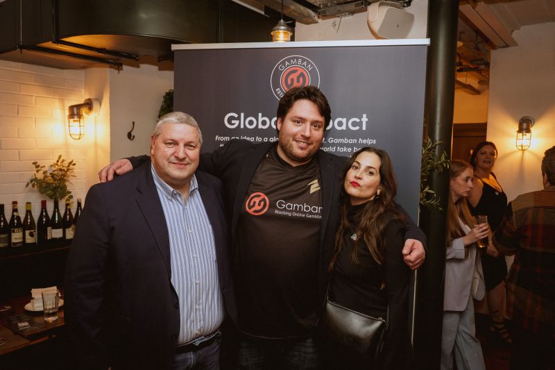 El nuevo presidente de FEJAR acompaña a Gamban en su 10º aniversario en Londres