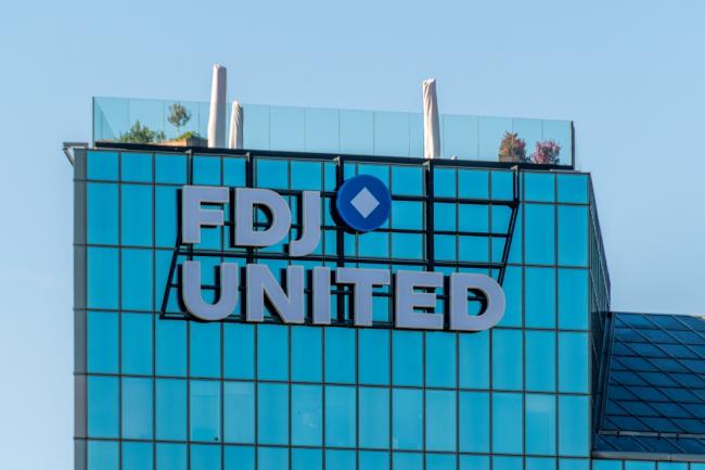 FDJ UNITED reduce ingresos en el tercer trimestre por impuestos y regulación, pero mantiene su objetivo de margen EBITDA superior al 24%