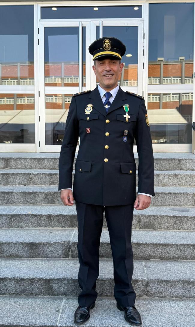 David Calvete recibe su tercera Cruz Blanca y ya cuenta también con la Cruz Roja al Mérito Policial