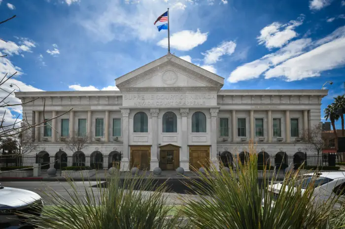 Light & Wonder deberá entregar modelos matemáticos de sus juegos en el marco del litigio con Aristocrat