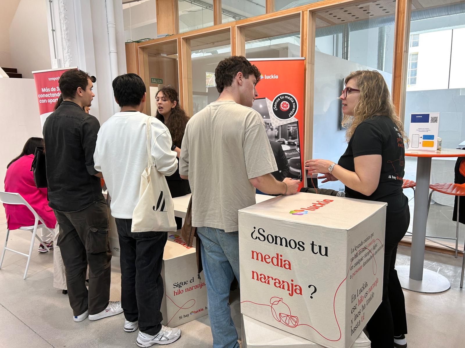 Luckia busca talento en la VI Feria de Empleo de ERLAC en A Coruña