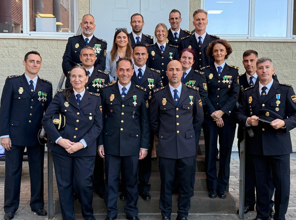 EXCLUSIVA - GRAN CEREMONIA
David Calvete, jefe del Servicio de Control de Juegos y Apuestas, recibe su tercera Cruz Blanca y ya suma también la Cruz Roja al Mérito Policial