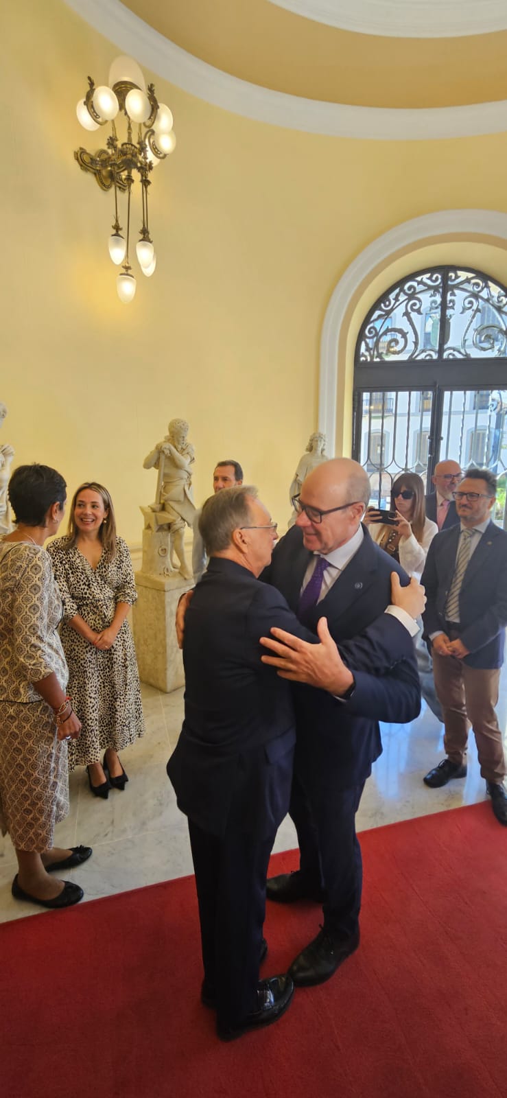 FOTOS DE UN SOLEMNE ACTO
Ceuta pisa el acelerador junto a la Universidad de Granada con la creación de la Cátedra CEUTA-IATEB en Inteligencia Artificial