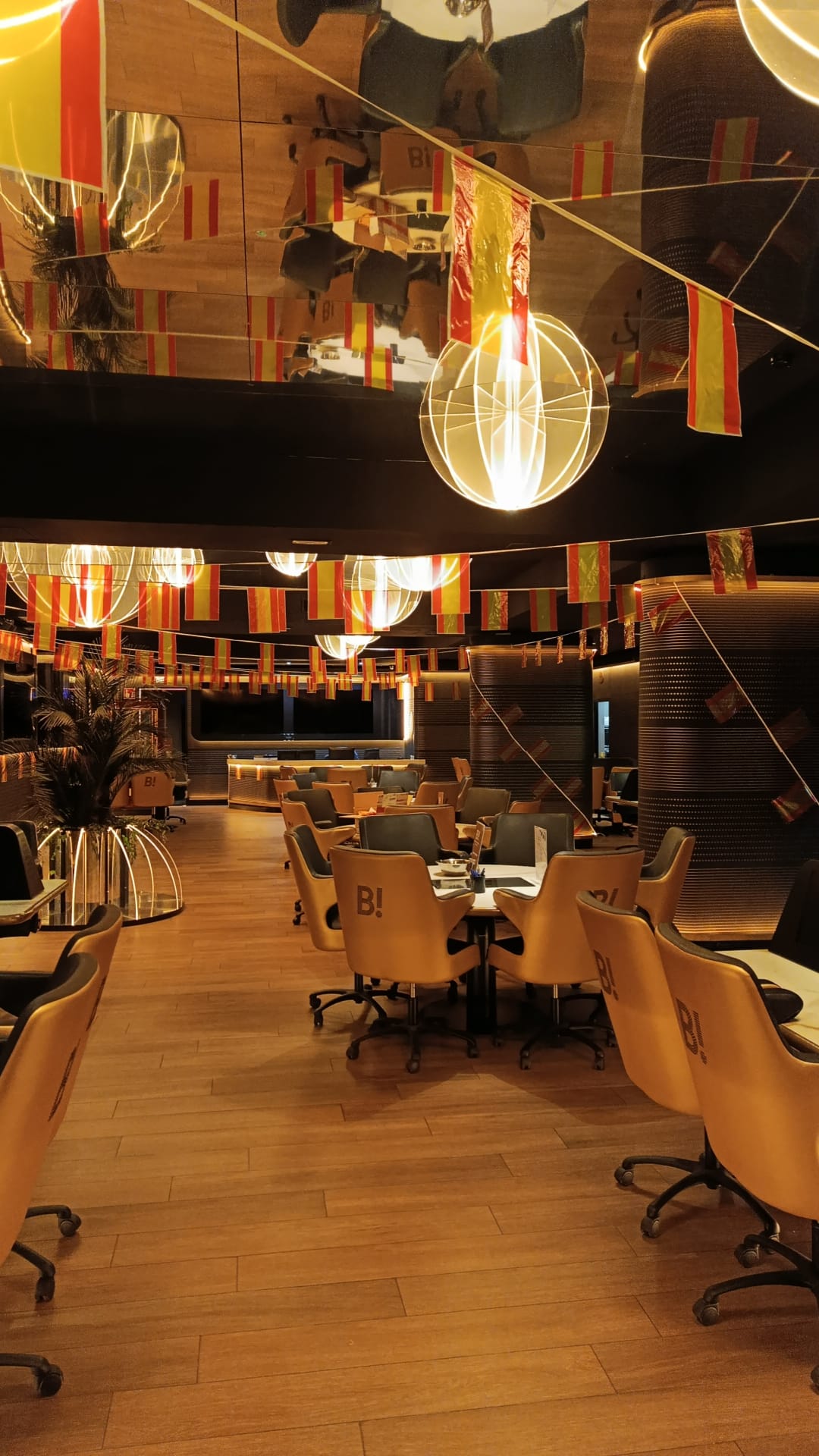 Orenes Bingos celebra el Día de la Hispanidad con actividades temáticas en sus salas