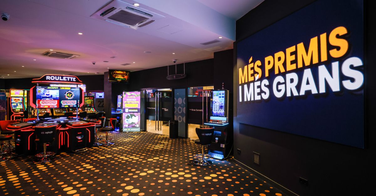 FOTOS: CIRSA renueva el Bingo Gran Cornellà con pantalla gigante de 2x3 metros y más de 100 plazas de aparcamiento cubierto