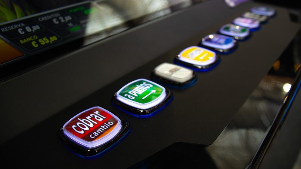 Así es NOVO LINE Rocket Rush: publicamos las fotos de la nueva joya de NOVOMATIC Spain ya homologada en la Comunidad Valenciana para hostelería