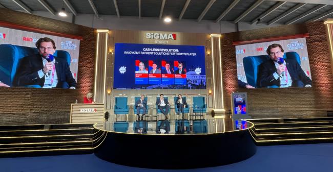 Club de Convergentes debate el Cashless en SiGMA Roma