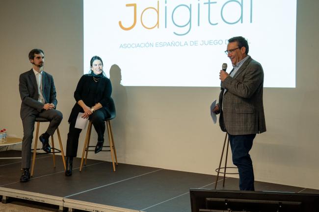 La mesa sobre sostenibilidad del mercado alerta del riesgo de que la hiperregulación empuje a los usuarios hacia operadores no regulados