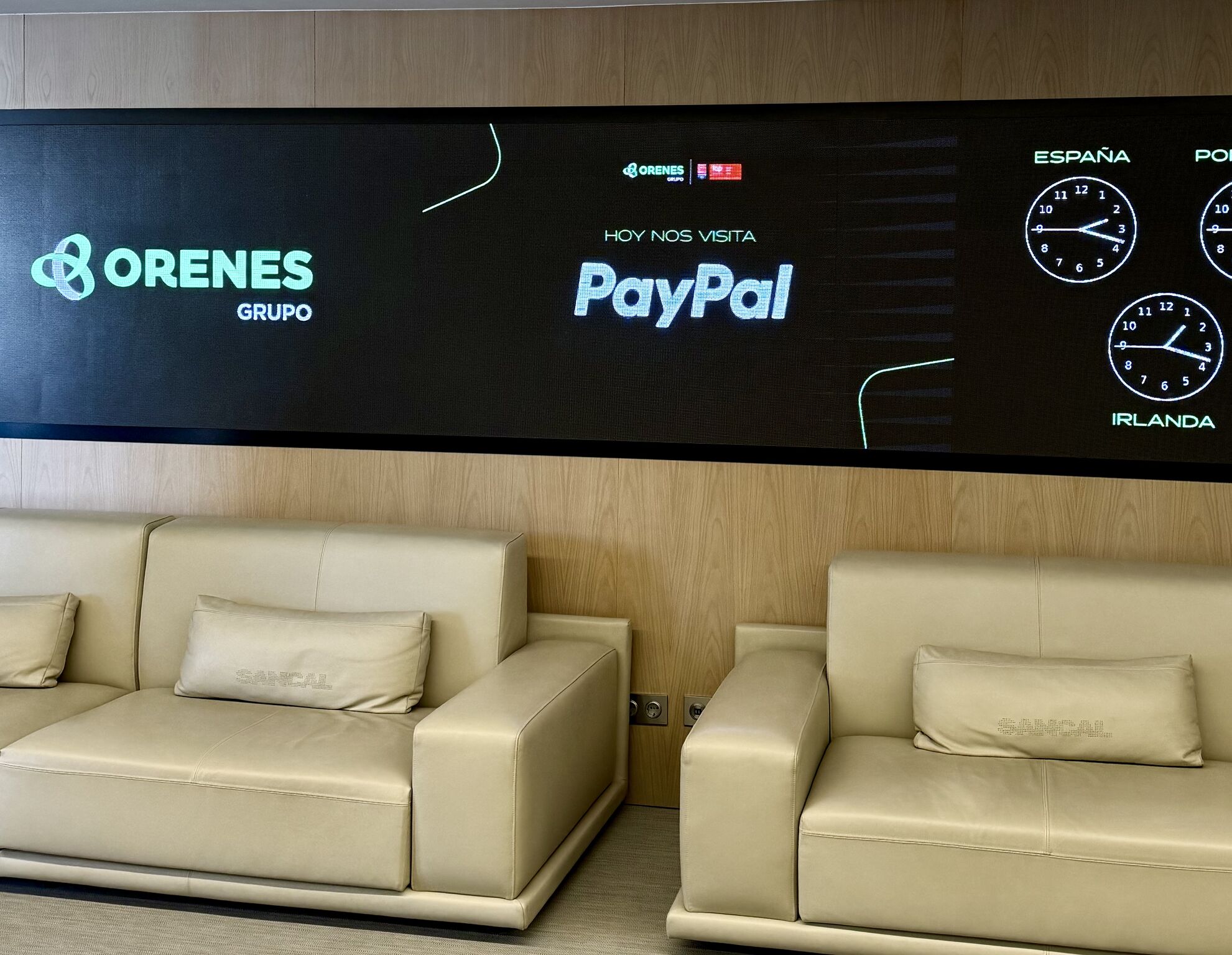 Orenes refuerza su alianza con PayPal tras una reunión en Murcia