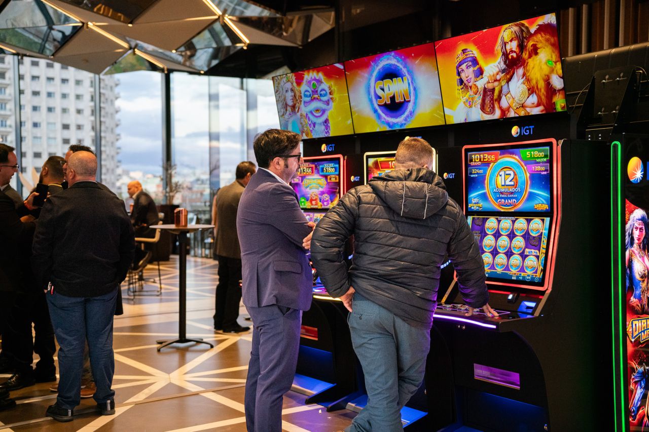 IGT presenta en Madrid su nuevo Multi Level Progressive 4 Fortunes Link con un showroom sensorial para salones de juego
