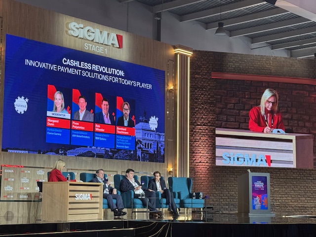 Bernhard Teuchmann (Club de Convergentes) lidera el debate del cashless en el congreso SiGMA Europa Central