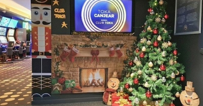 Cirsa apuesta por una Navidad sostenible en sus salones TOKA con decoración reciclada