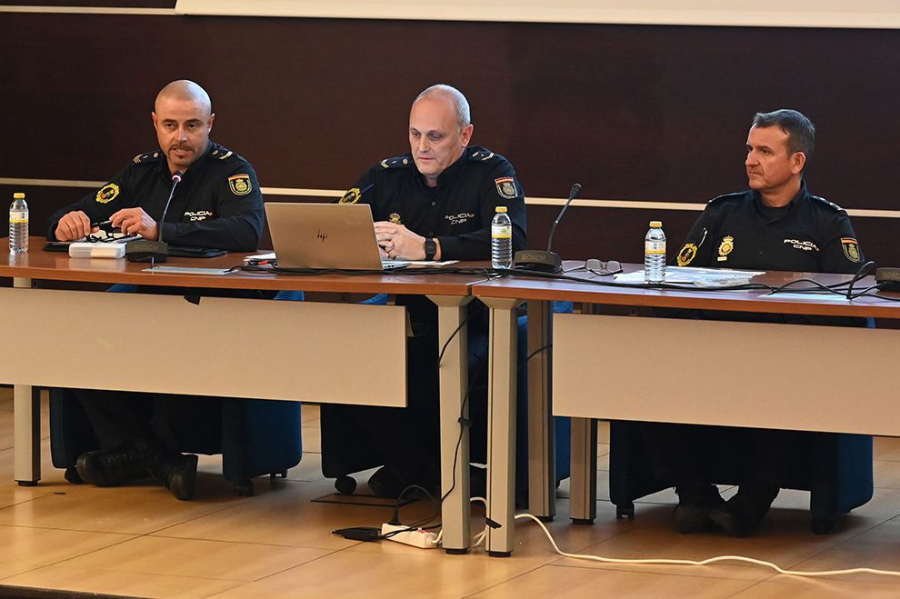 Inteligencia táctica en la Operación Salón: así vigila la Policía la seguridad del juego presencial Meta descripción (ES)