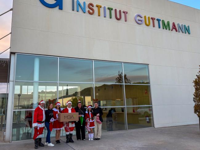 El Grupo MGA celebra la Navidad con los niños del Institut Guttmann