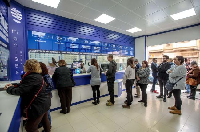 Los loteros encaran un posible récord de ventas en el Sorteo de Navidad 2025 y reclaman más premio y mejor comisión