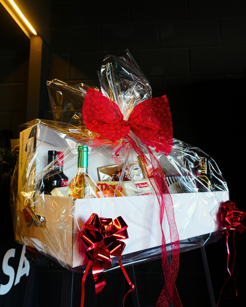 Valisa convierte sus cestas de Navidad en un abrazo solidario: 