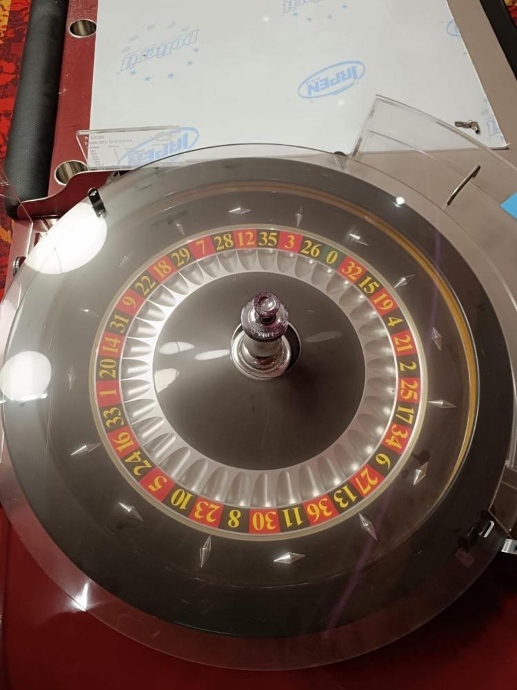 El Bingo Balear se vende por 2,4 millones y solicita el cambio de uso a café-teatro tras una década cerrado
FOTOS