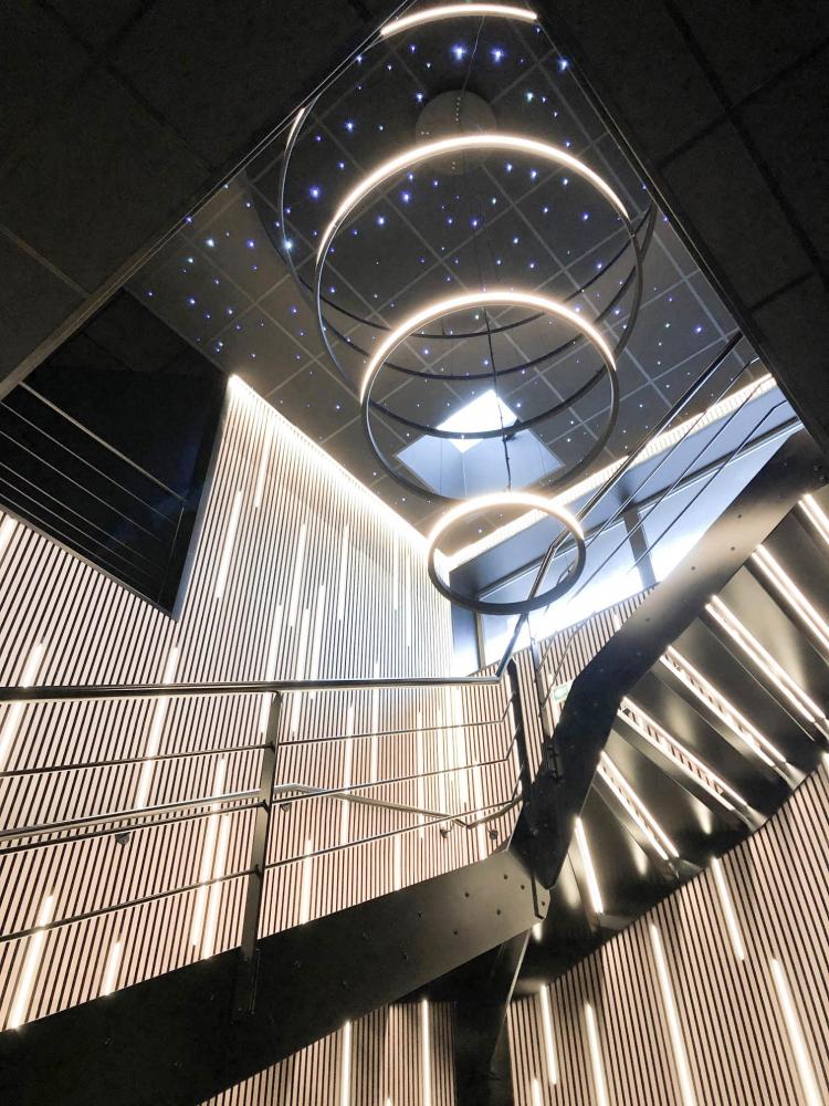 EXCLUSIVA
Casino Carpets apuesta por la sostenibilidad acústica en casinos, bingos y salones con palillería sueca y fieltro PET reciclado