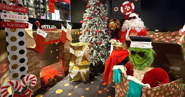 Cirsa apuesta por una Navidad sostenible en sus salones TOKA con decoración reciclada